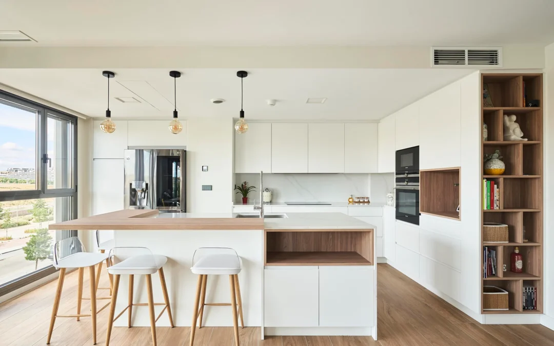 Consejos para instalar una isla en la cocina, abrir espacios y reformar con éxito